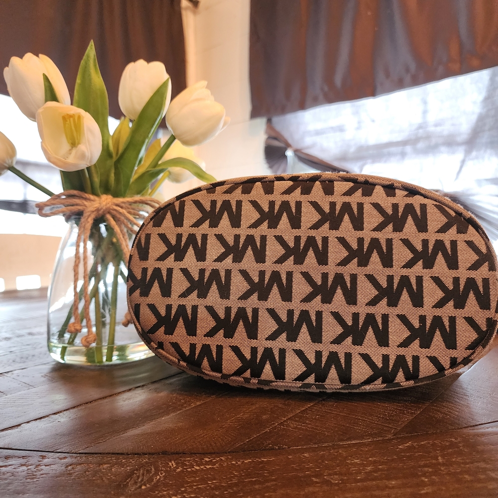 Michael Kors Black and Gray Tote Bag - Picture 3 of 4